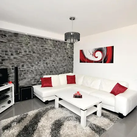 Tatil Evi Cozy In Mastrinka With Sauna *