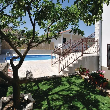 Tatil Evi Cozy In Mastrinka With Sauna