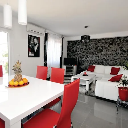 Amazing In Mastrinka With Sauna Tatil Evi Trogir