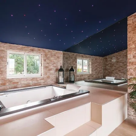 Tatil Evi Amazing In Mastrinka With Sauna