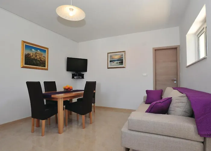 Σπίτι διακοπών Amazing In Mastrinka With Sauna Τρογκίρ