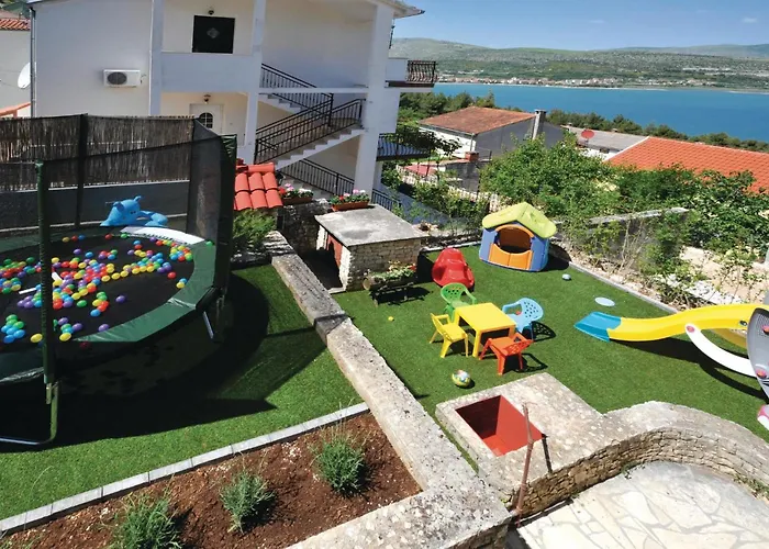 Σπίτι διακοπών Amazing In Mastrinka With Sauna